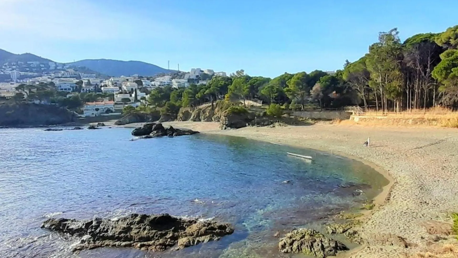 Amplio Apartamento En Planta Baja Con Terraza Y Jardin, Cerca De La Playa Carboneras, Llanca - Es-170-1