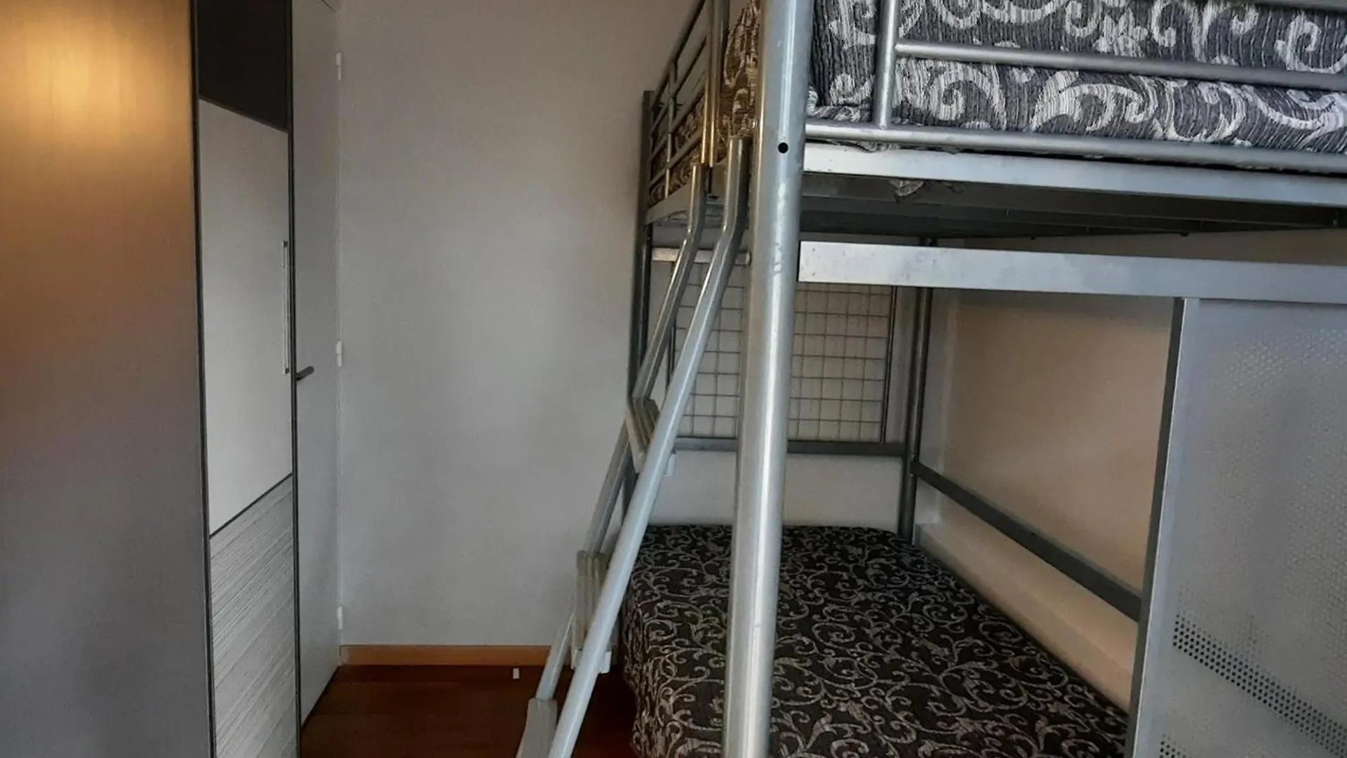 Amplio Apartamento En Planta Baja Con Terraza Y Jardin, Cerca De La Playa Carboneras, Llanca - Es-170-1