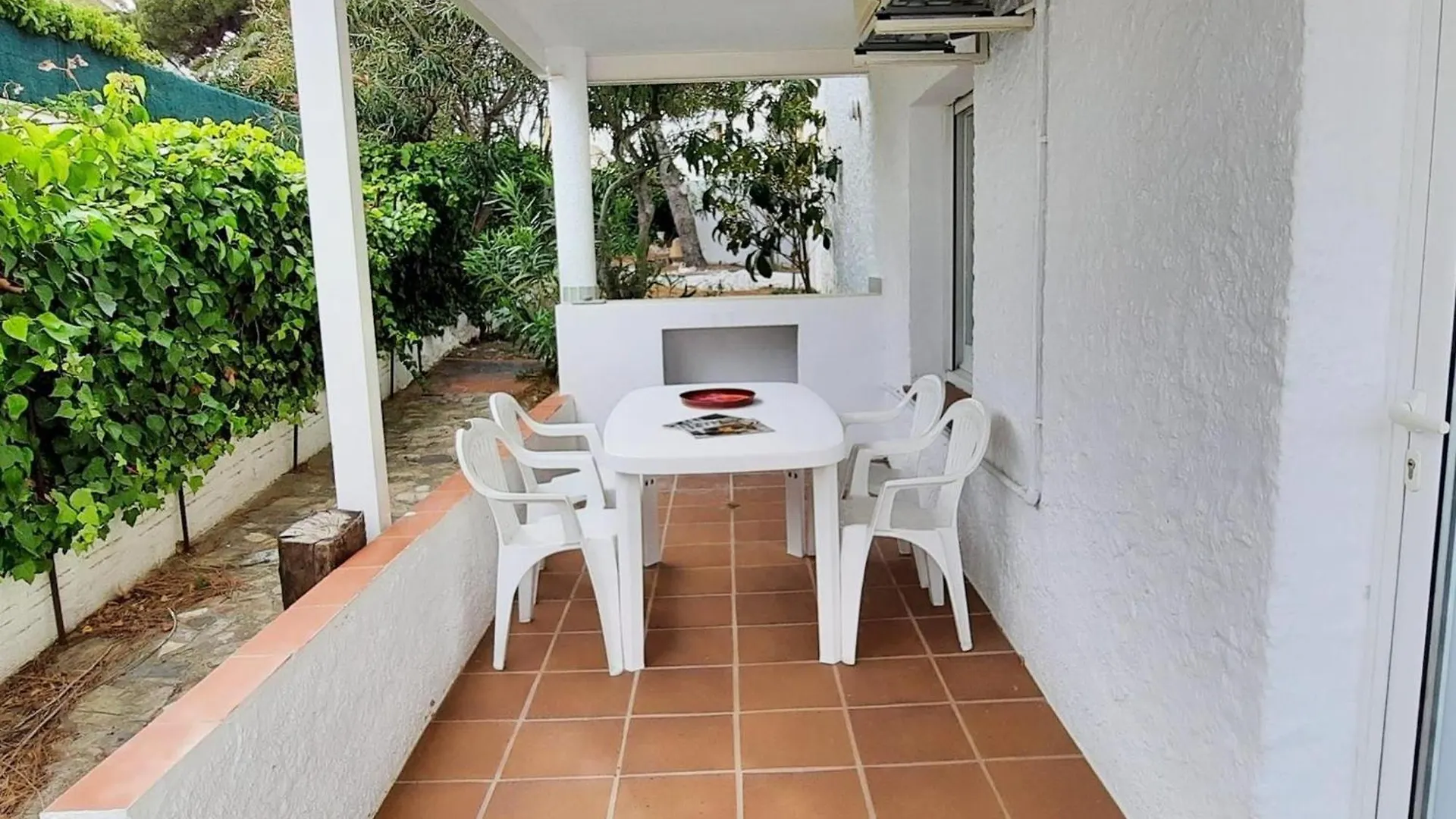 Amplio Apartamento En Planta Baja Con Terraza Y Jardin, Cerca De La Playa Carboneras, Llanca - Es-170-1 Španělsko
